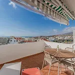 Апартаменти Ocean View In Park Royal I *